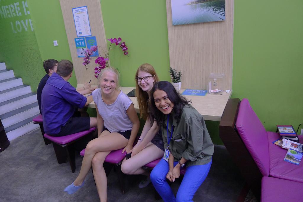 Teduh Hostel Kota Tua Джакарта Екстериор снимка
