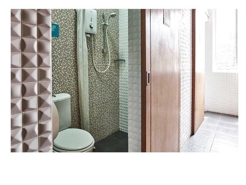 Teduh Hostel Kota Tua Джакарта Екстериор снимка