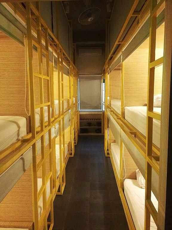 Teduh Hostel Kota Tua Джакарта Екстериор снимка