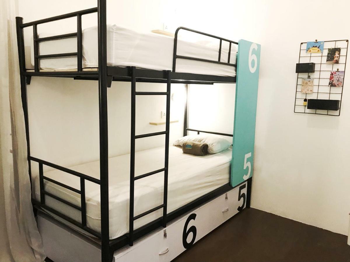 Teduh Hostel Kota Tua Джакарта Екстериор снимка